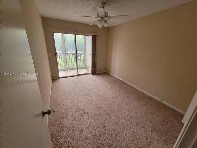 Foto del edificio - 801 SW 133rd Terrace