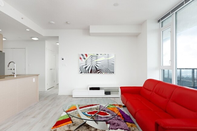 Living room 2 - 8850 University Cres