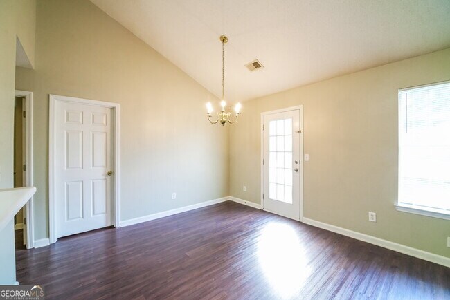 Foto del edificio - 1214 Foxwood Dr