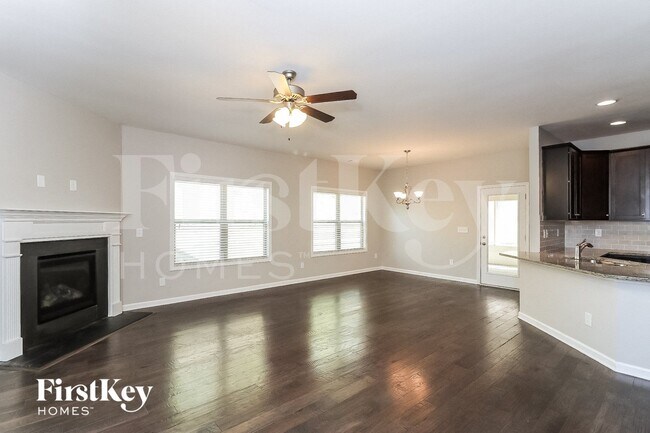 Foto del edificio - 4930 Whisper Creek Ct