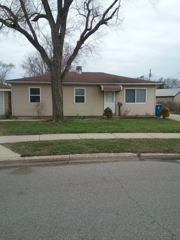 3211 163rd St, Hammond, IN 46323 House Rental in Hammond, IN