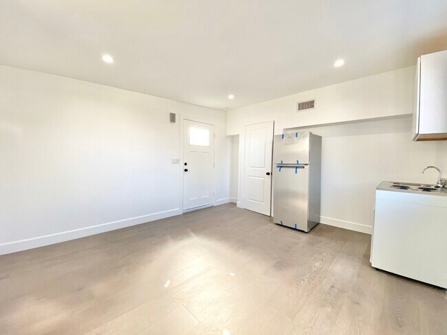 Foto del edificio - 13644 Terra Bella St Arleta, CA 91331