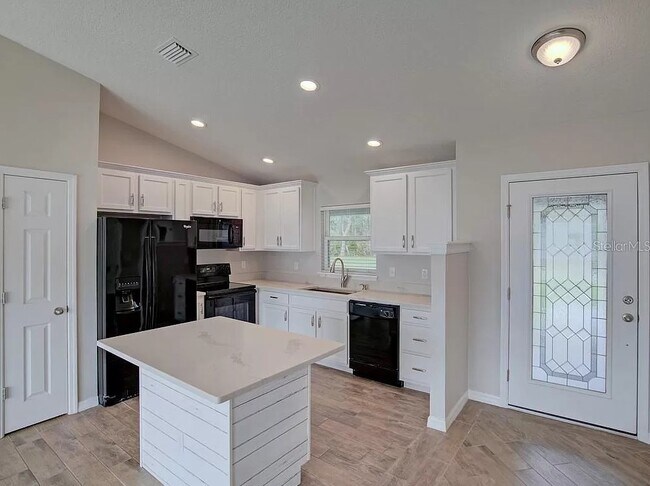 Cocina - 1037 Cass Ave