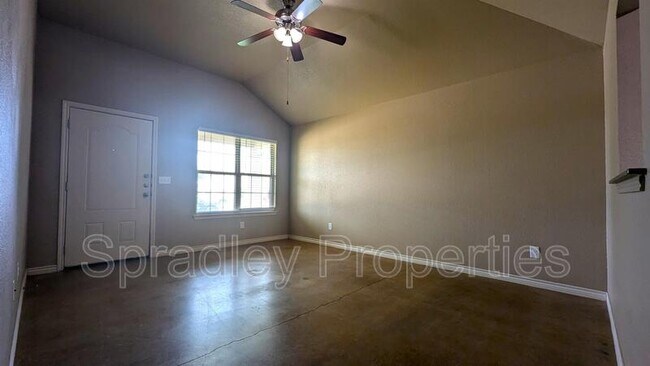 Foto del edificio - 763A E Ridge Blvd