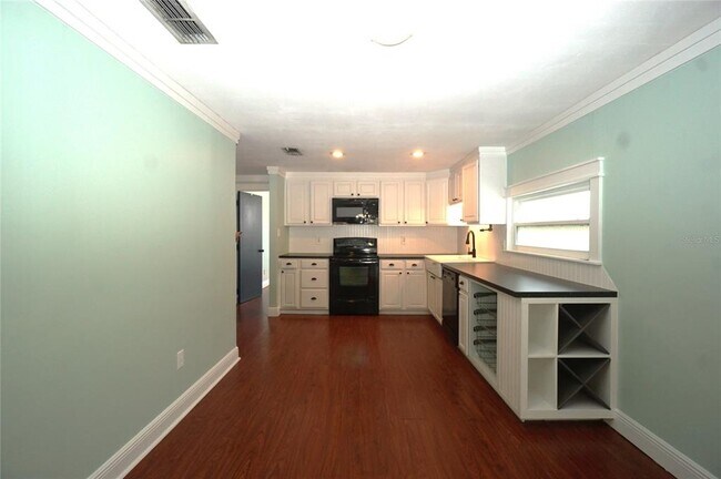 Foto del edificio - 2546 W Main St