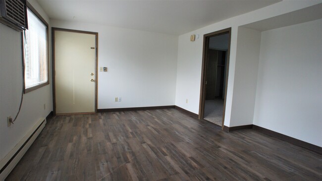 Apt 16 - Plover Apartments