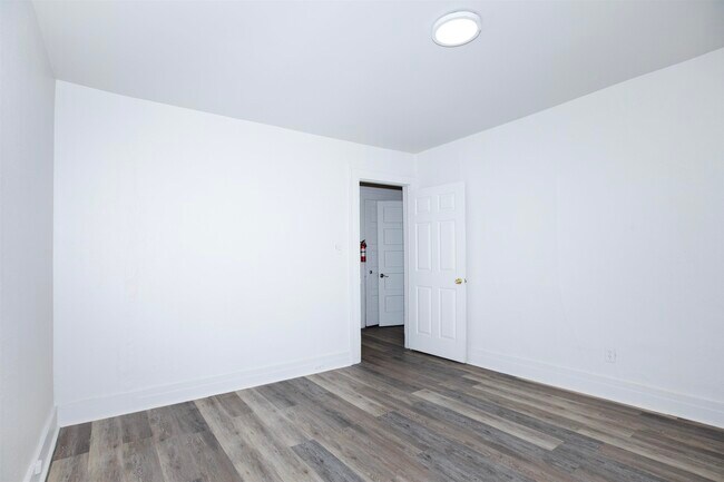 Building Photo - 773 Anderson Ave