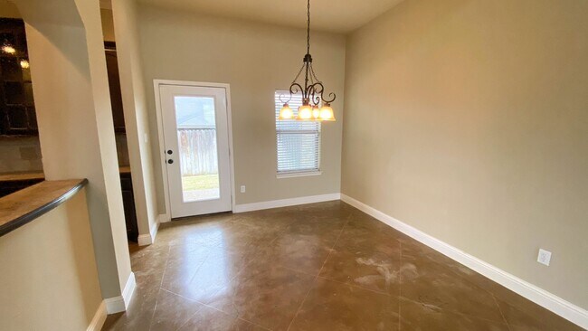 Building Photo - 3132 Stallion Dr