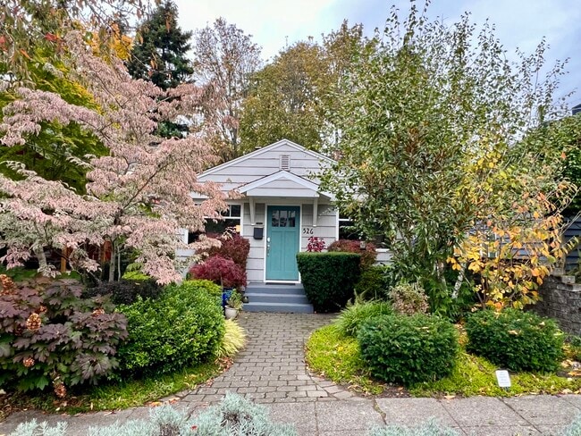 Photo - 526 N 84th St House