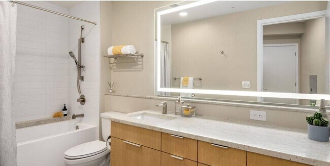 Foto del edificio - 1100 112th Ave NE