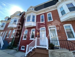 Building Photo - 824 W Princess St