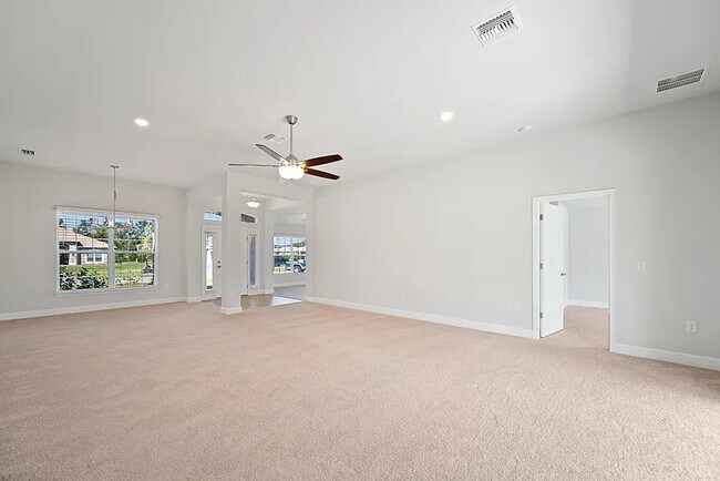 Foto del edificio - 599 San Ambrosio St