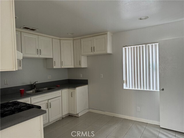 Building Photo - 125 S Bluff Rd