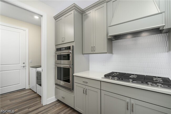 Foto del edificio - 42186 Edgewater Dr