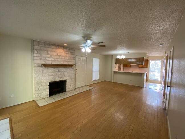 Building Photo - 6715 Old Quarry Ln