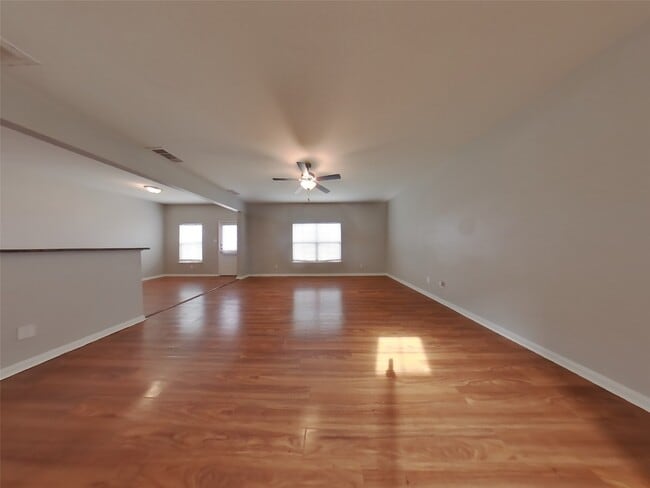 Building Photo - 216 Elm Patch Dr