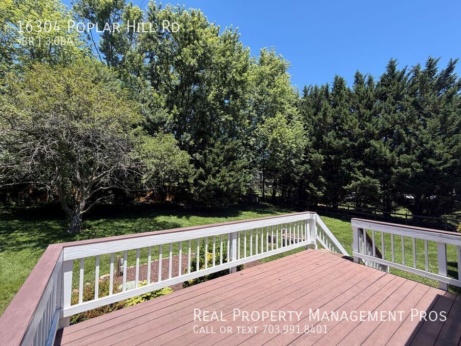 Foto del edificio - 16304 Poplar Hill Rd