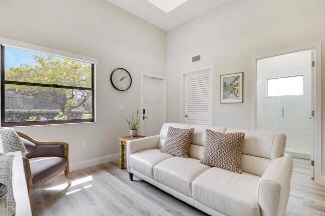 Foto del edificio - 10735 Lantana Rd