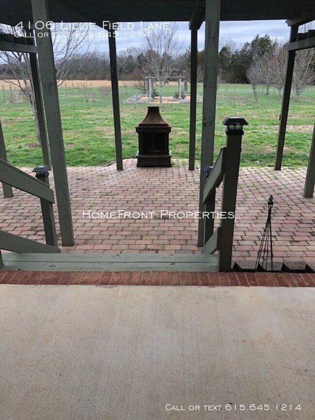 Foto del edificio - Country Living 3 bd/2ba on 1.39 acres