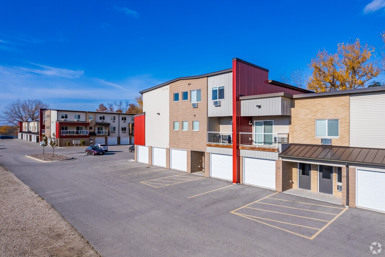 University Heights Student Housing Rentals in Green Bay at 2540