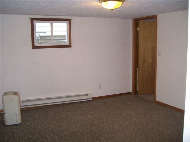 Building Photo - 519 N 6th St