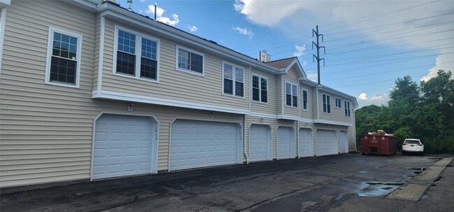Building Photo - 1417 Whispering Hills Dr