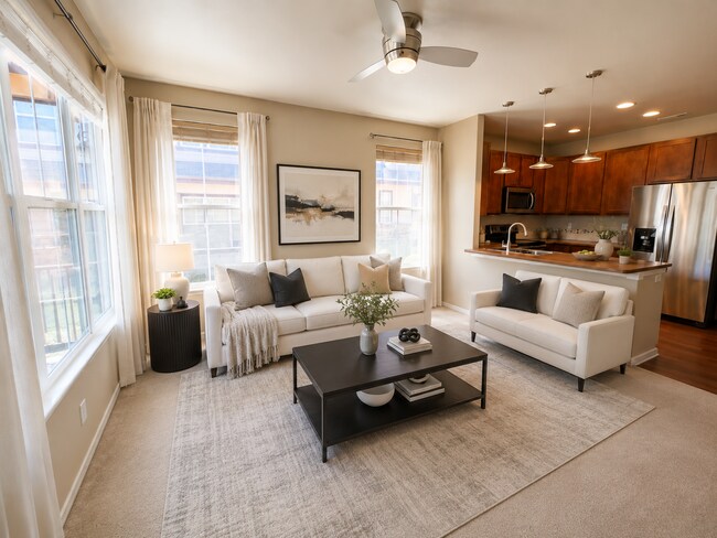 Foto del edificio - Stunning End Unit 3 Bedroom Townhouse in NE Colorado Springs!
