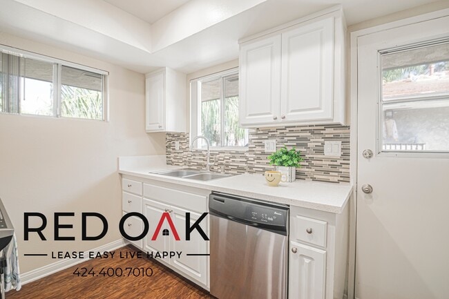 Building Photo - 861 Glencliff St