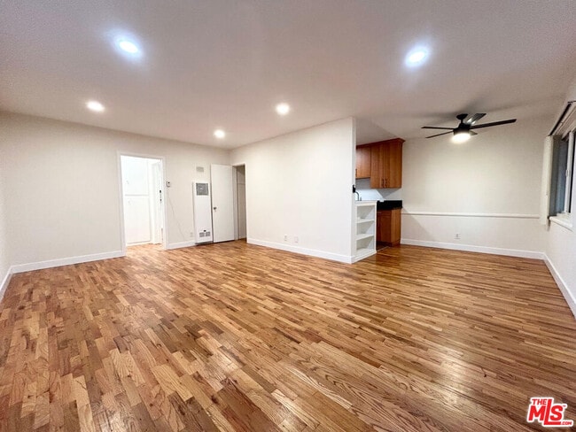 Building Photo - 1146 N Formosa Ave