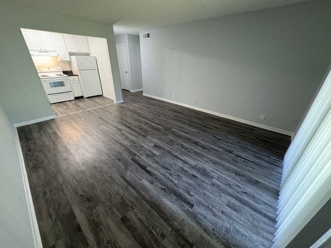 LIVING ROOM/KITCHEN - Pine Brook TN