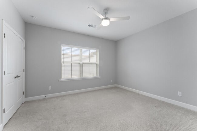 Building Photo - 114 Magnolia Grn St