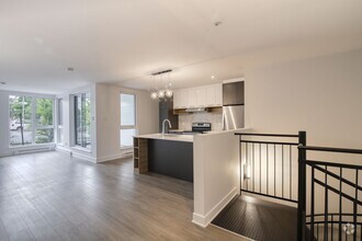 Building Photo - 9675 Av. Papineau