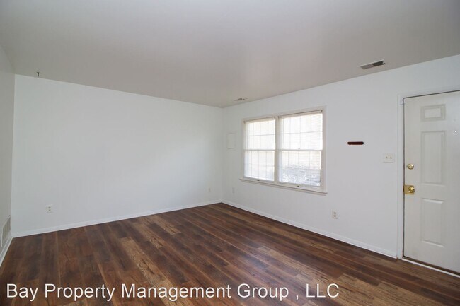Building Photo - 3 br, 1.5 bath House - 2611 Pearwood Rd