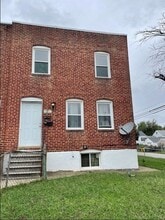 Building Photo - 2 Ballman Ct