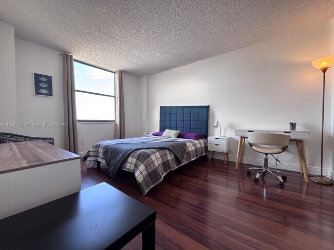 Foto del edificio - 1470 NE 123rd St