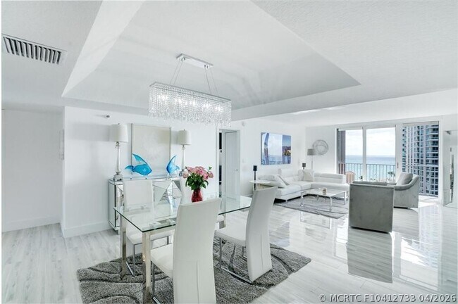 Foto del edificio - 77 S Birch Rd