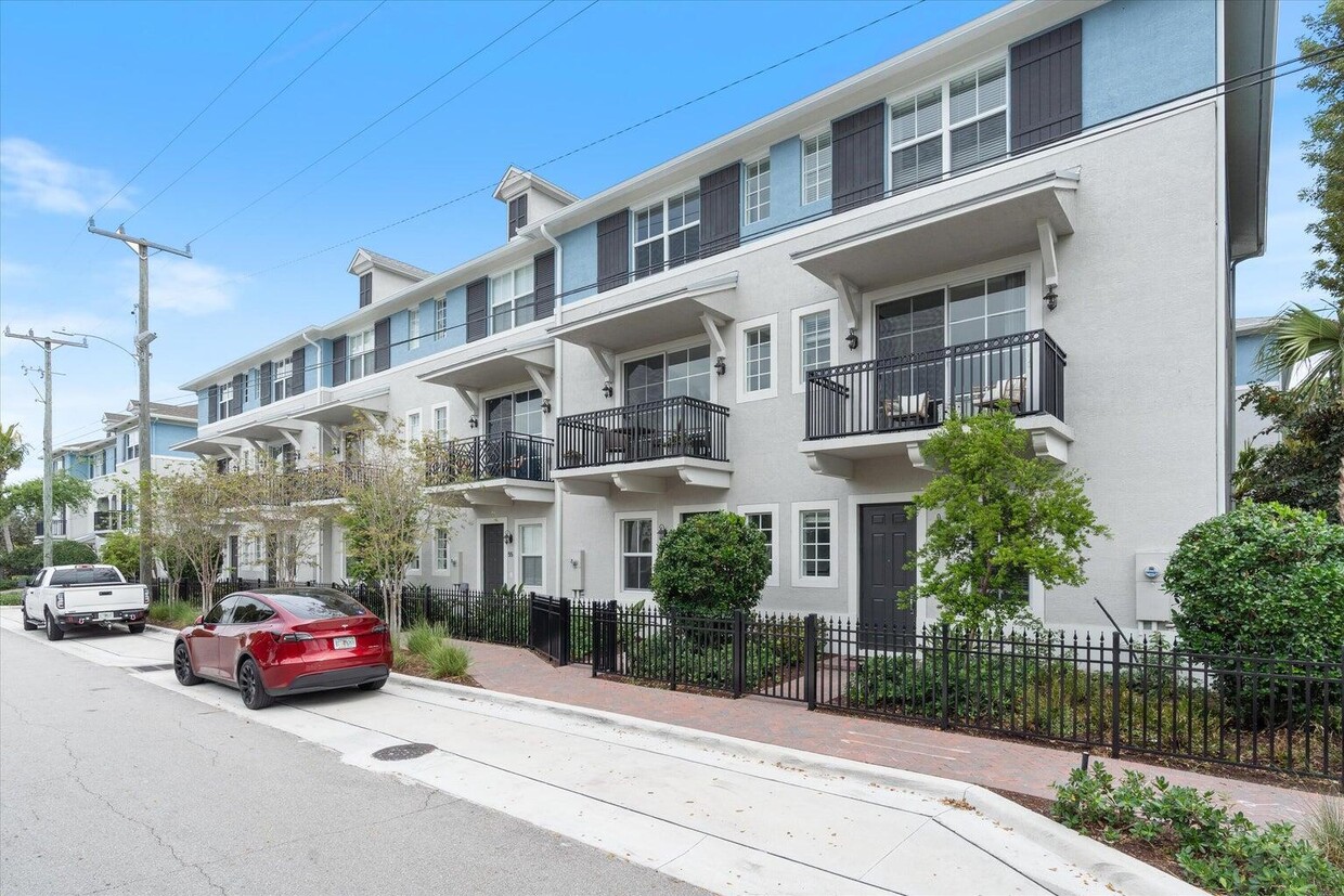 Foto principal - 47 NW 4th Ave