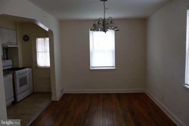 Building Photo - 5639 Belle Ave
