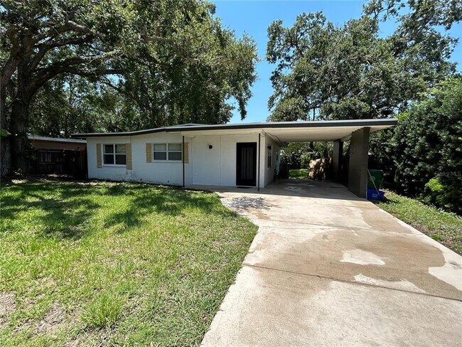 Building Photo - 460 Card Ave