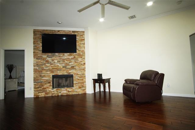Building Photo - 1812 Woodchase Dr