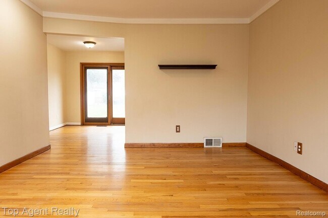 Foto del edificio - 32121 Grandview Ave
