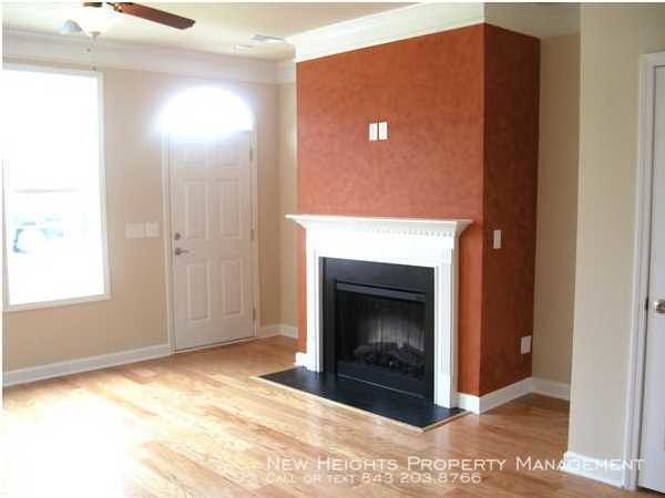 Building Photo - 808 Rue Drive