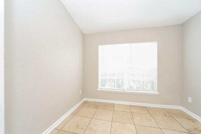 Foto del edificio - 11576 Kings Ridge Ct N