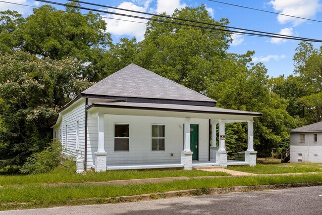 Foto del edificio - Charming 4 Bedroom, 2 Bathroom house