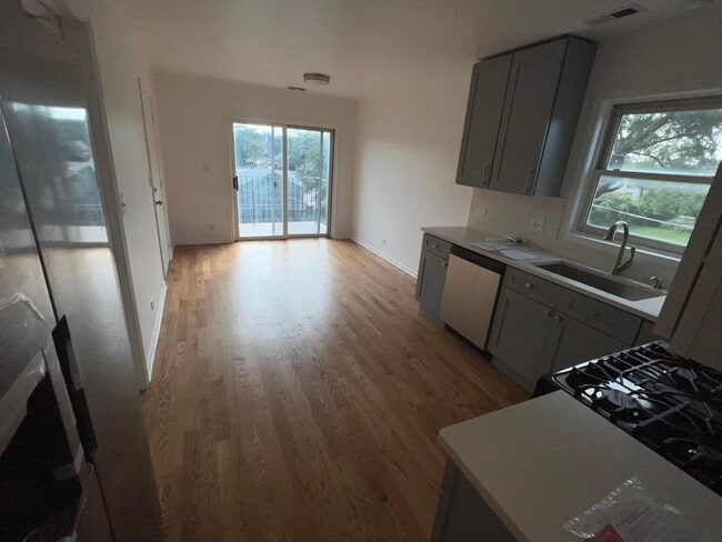 Kitchen - 2833 Auxplaines Ave