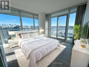 Building Photo - 33 Singer Ct