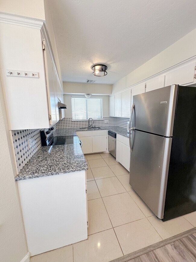 Foto del edificio - 2711 NE Euclid Ave