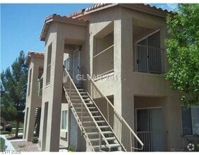 Building Photo - 2110 Los Feliz St