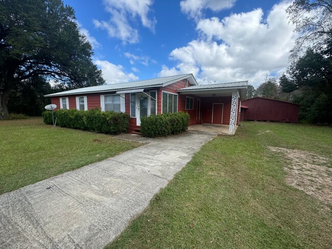 Foto del edificio - Cute Frame Home in Grand Ridge, Florida