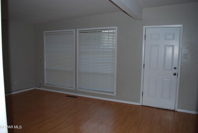 Foto del edificio - 5202 Cornell Ave